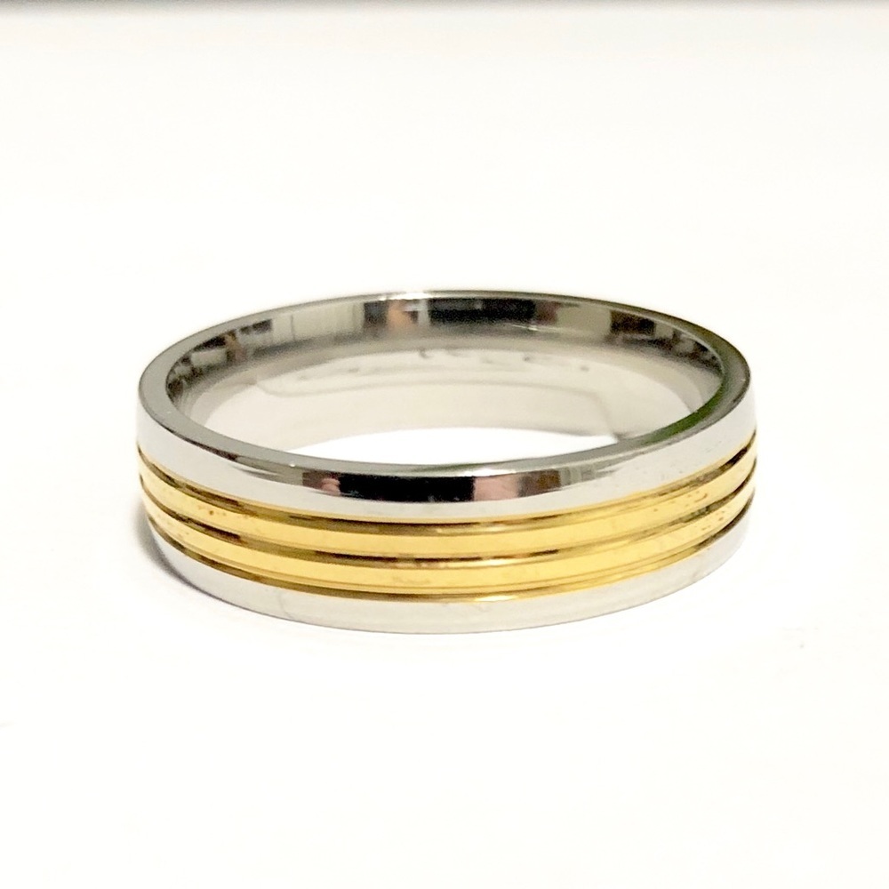 Gold and Silver Tone Ring, Size 11